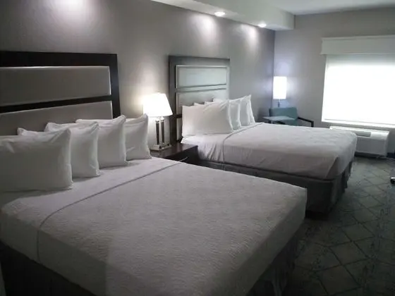 Standard Oda, 2 Büyük (Queen) Boy Yatak, Sigara İçilmez, Buzdolabı ve Mikrodalga