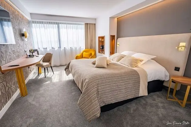 Premium Oda, 1 En Büyük (King) Boy Yatak, Sigara İçilmez, Golf Manzaralı (Larger Room)