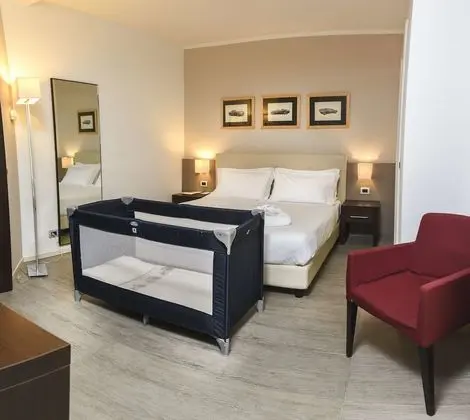 Süit, 1 En Büyük (King) Boy Yatak, Sigara İçilmez (Living Room;Sofabed is a double bed)