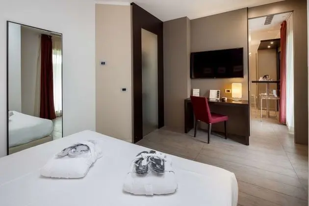 Süit, 1 En Büyük (King) Boy Yatak, Sigara İçilmez (Living Room;Sofabed is a double bed)