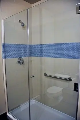 Standard Oda, 2 Büyük (Queen) Boy Yatak, Sigara İçilmez, Buzdolabı