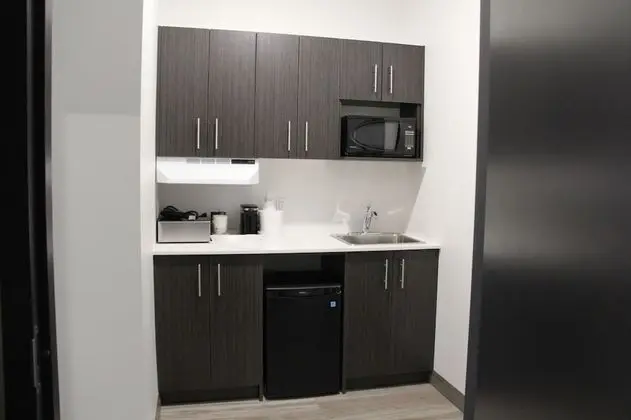 Standard Oda, 1 En Büyük (King) Boy Yatak ve Çekyat, Küçük Mutfak (with Sofabed)