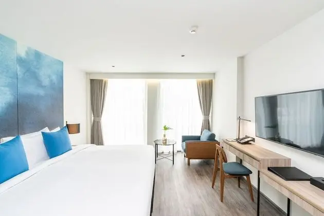 Deluxe Oda, 1 Çift Kişilik Yatak, Sigara İçilmez, Havuz Manzaralı (Shower Only)