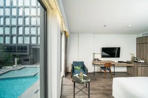 Deluxe Oda, 1 Çift Kişilik Yatak, Sigara İçilmez, Havuz Manzaralı (Shower Only)