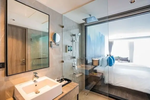 Deluxe Oda, 1 Çift Kişilik Yatak, Sigara İçilmez, Havuz Manzaralı (Shower Only)