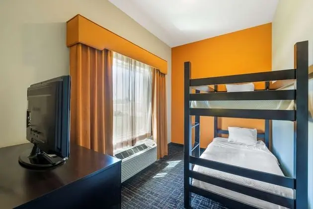 Standard Oda, 2 Büyük (Queen) Boy Yatak, Sigara İçilmez, Buzdolabı (Bunk beds)