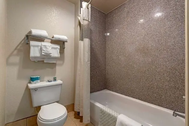 Standard Oda, 2 Büyük (Queen) Boy Yatak, Sigara İçilmez, Mikrodalga