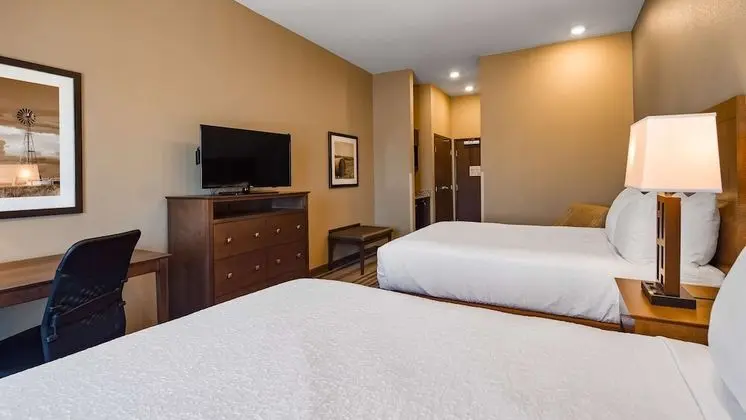 Standard Oda, 2 Büyük (Queen) Boy Yatak, Engellilere Uygun, Küvet