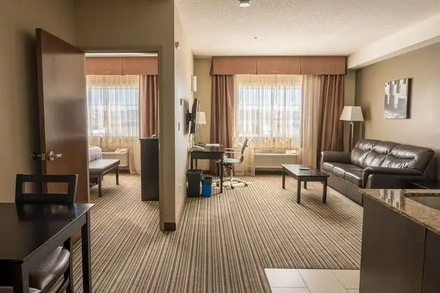 Süit, 1 En Büyük (King) Boy Yatak ve Çekyat, Sigara İçilmez (with Sofabed)