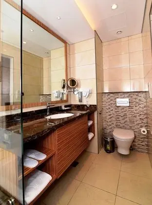 Süit, Birden Çok Yatak, Sigara İçilmez (1 King and 2 Single Beds)