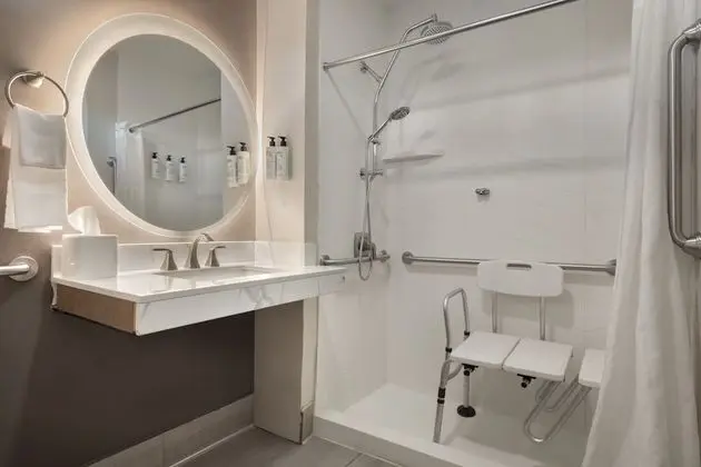 Engellilere uygun banyo