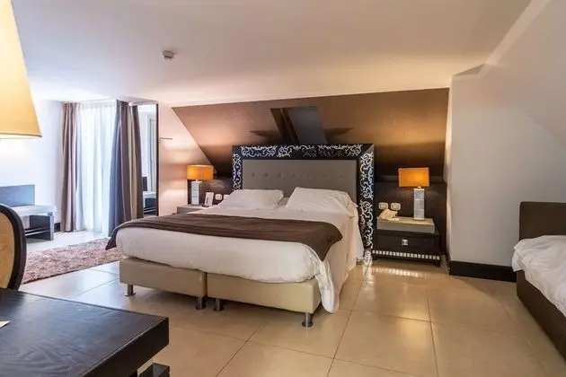 Family Oda, 1 En Büyük (King) Boy Yatak, Sigara İçilmez, Balkon (Sofabed is a double bed)