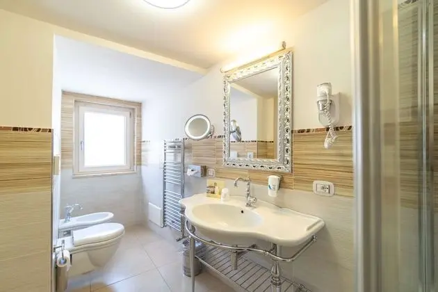 Family Oda, 1 En Büyük (King) Boy Yatak, Sigara İçilmez, Balkon (Sofabed is a double bed)