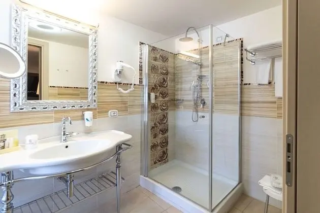 Family Oda, 1 En Büyük (King) Boy Yatak, Sigara İçilmez, Balkon (Sofabed is a double bed)