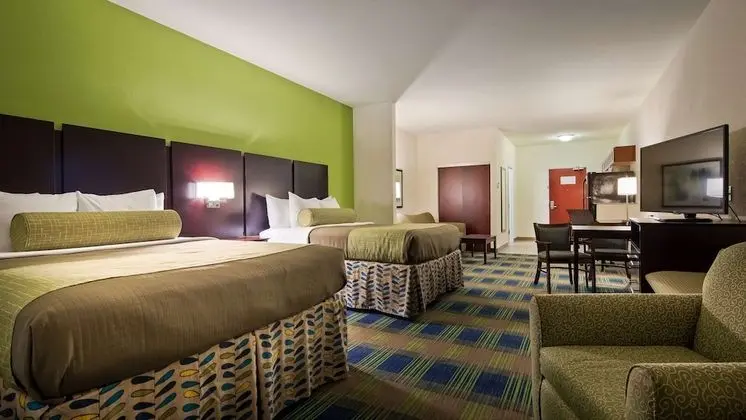 Süit, 2 Büyük (Queen) Boy Yatak, Sigara İçilmez, Küçük Mutfak