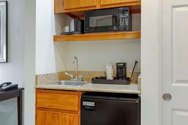 Standard Oda, 1 En Büyük (King) Boy Yatak, Engellilere Uygun, Küvet (with Sofabed)