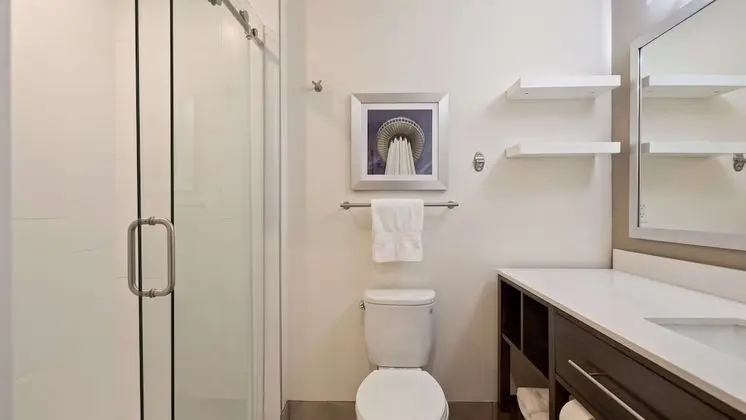 Standard Oda, 2 Büyük (Queen) Boy Yatak, Sigara İçilmez, Buzdolabı ve Mikrodalga