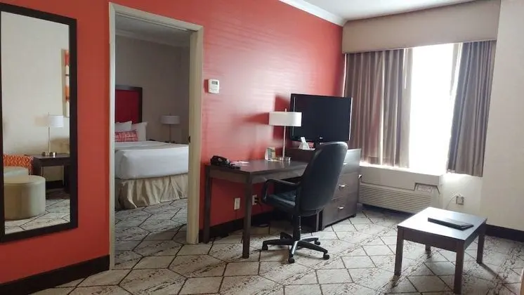 Süit, 1 En Büyük (King) Boy Yatak, Sigara İçilmez, Küçük Mutfak (with Sofabed)