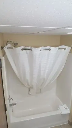Standard Oda, 2 Büyük (Queen) Boy Yatak, Engellilere Uygun, Sigara İçilmez (Oversized Room)