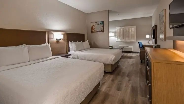 Standard Oda, 2 Büyük (Queen) Boy Yatak, Sigara İçilmez, Buzdolabı ve Mikrodalga