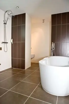 Luxury Oda, 1 Büyük (Queen) Boy Yatak
