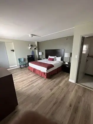 Basic Oda, 1 En Büyük (King) Boy Yatak, Deniz Manzaralı, Denize Bakan