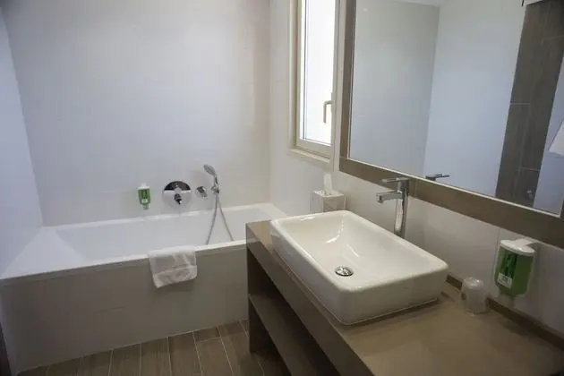 Junior Süit, 1 En Büyük (King) Boy Yatak ve Çekyat, Balkon, Deniz Manzaralı (with Sofabed)