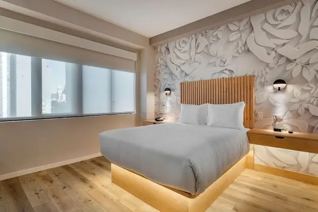 Standard Oda, 1 Büyük (Queen) Boy Yatak, Engellilere Uygun, Sigara İçilmez (Bathtub)