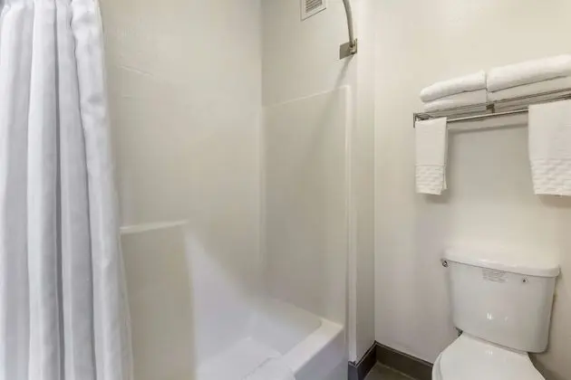 Süit, 1 En Büyük (King) Boy Yatak, Sigara İçilmez, Sıcak Su Küveti