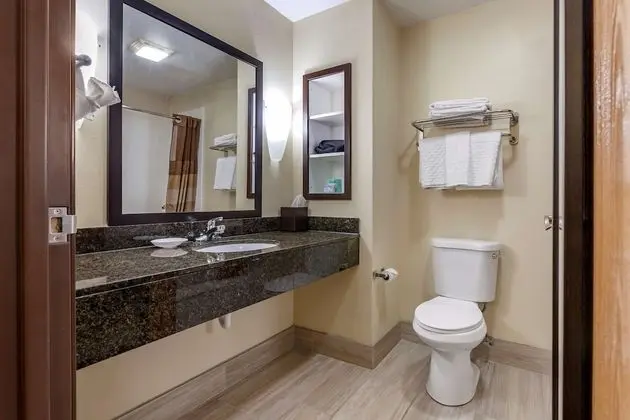 Standard Oda, 2 Büyük (Queen) Boy Yatak, Sigara İçilmez, Mikrodalga
