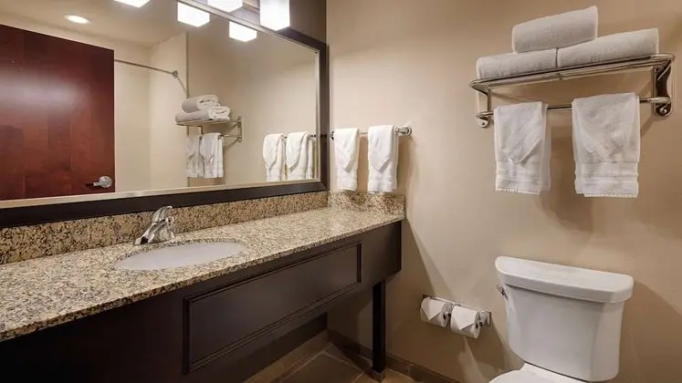 Süit, 1 En Büyük (King) Boy Yatak, Sigara İçilmez, Buzdolabı ve Mikrodalga (with Sofabed)