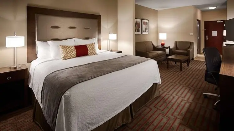 Süit, 1 En Büyük (King) Boy Yatak, Sigara İçilmez, Buzdolabı ve Mikrodalga (with Sofabed)