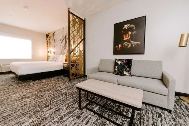 Süit, 1 En Büyük (King) Boy Yatak, Sigara İçilmez (with Sofabed)