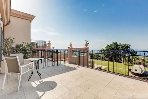 Süit, 1 En Büyük (King) Boy Yatak, Sıcak Su Küveti (Living Room)