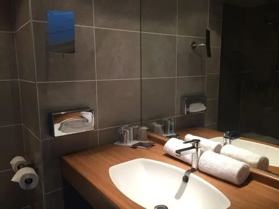 Comfort Oda, 1 Büyük (Queen) Boy Yatak, Sigara İçilmez (with Single Sofabed)