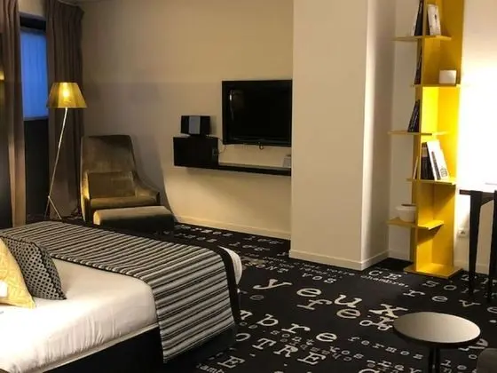 Comfort Oda, 1 Büyük (Queen) Boy Yatak, Sigara İçilmez (with Single Sofabed)