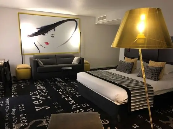 Superior Oda, 1 Büyük (Queen) Boy Yatak ve Çekyat, Sigara İçilmez (with Sofabed)