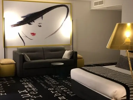 Superior Oda, 1 Büyük (Queen) Boy Yatak ve Çekyat, Sigara İçilmez (with Sofabed)