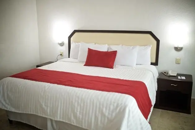 Standard Oda, 1 En Büyük (King) Boy Yatak, Sigara İçilmez (with Single Sofabed)