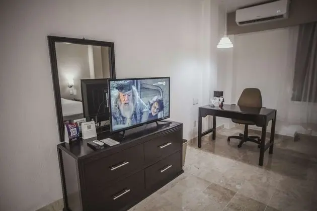 Standard Oda, 1 En Büyük (King) Boy Yatak, Sigara İçilmez (with Single Sofabed)