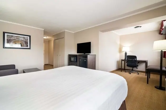 Standard Oda, 1 Büyük (Queen) Boy Yatak, Sigara İçilmez, Buzdolabı