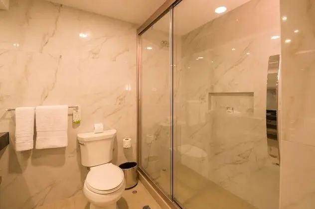 Standard Oda, 1 Büyük (Queen) Boy Yatak, Buzdolabı ve Mikrodalga, Kısmi Deniz Manzarası