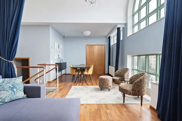Süit, Birden Çok Yatak, Sigara İçilmez (Living Room)