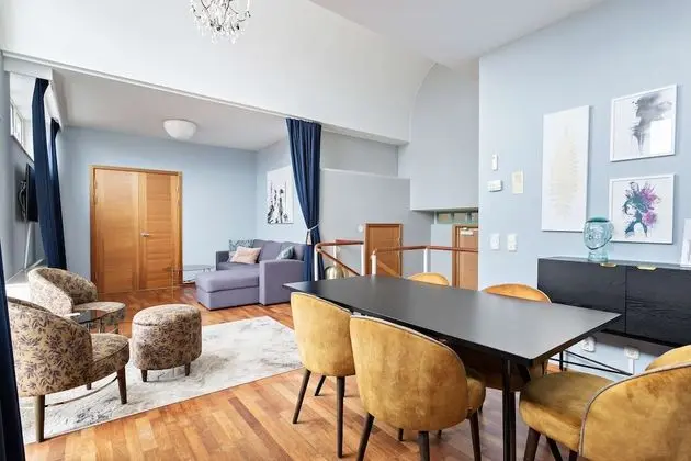 Süit, Birden Çok Yatak, Sigara İçilmez (Living Room)