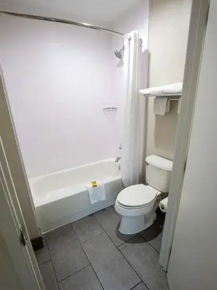 Standard Oda, 2 Büyük (Queen) Boy Yatak, Sigara İçilmez, Buzdolabı ve Mikrodalga