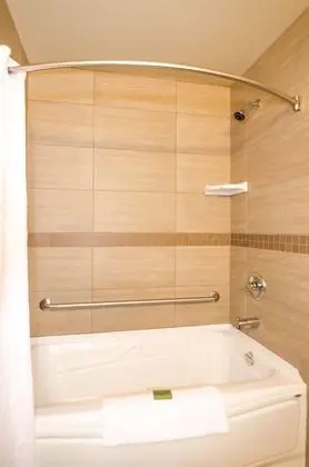 Standard Oda, 2 Büyük (Queen) Boy Yatak, Sigara İçilmez, Buzdolabı ve Mikrodalga