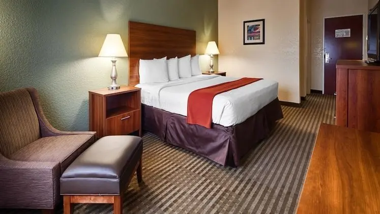 Standard Oda, 1 En Büyük (King) Boy Yatak, Engellilere Uygun, Küvet