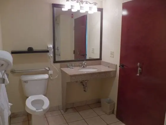 Standard Oda, 1 En Büyük (King) Boy Yatak, Engellilere Uygun, Küvet