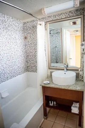 Standard Oda, 2 Büyük (Queen) Boy Yatak, Sigara İçilmez, Balkon (Shower Only)