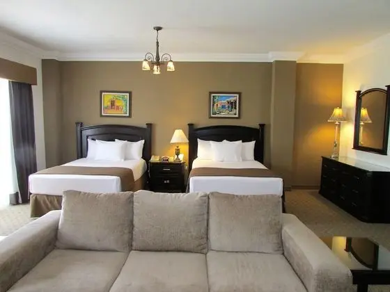 Süit, 2 Çift Kişilik Yatak, Sigara İçilmez